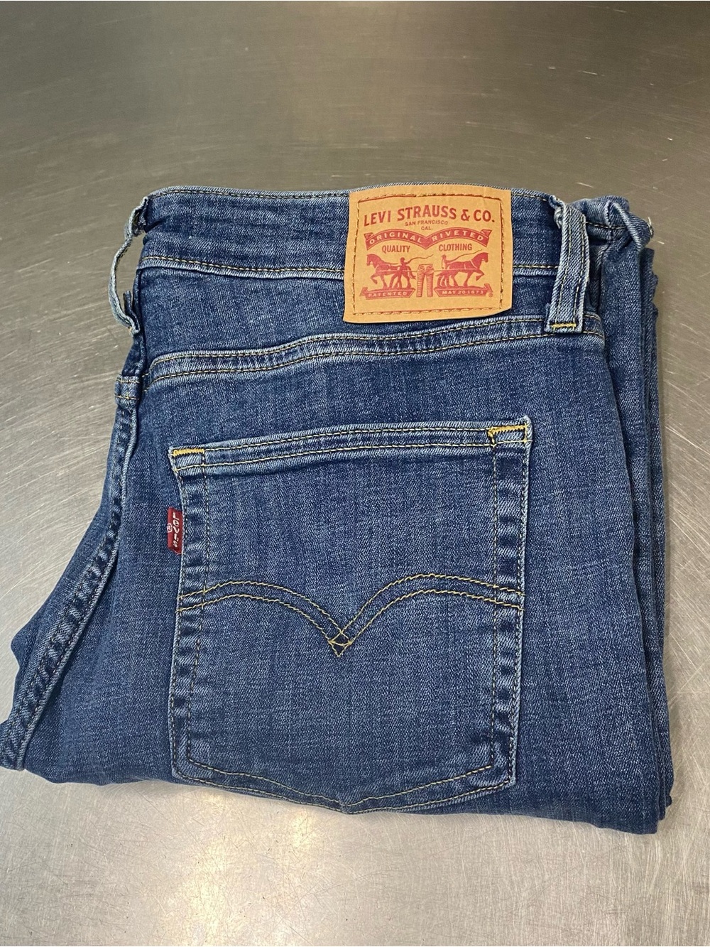 Levi's Women's Straight Leg Dark Blue Denim Jeans W30 L32